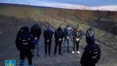 Мешканця Одещини підозрюють у незаконному перенаправленню військовозобов'язаних через кордон Мешканця Одещини підозрюють у незаконному перенаправленню військовозобов'язаних через кордон