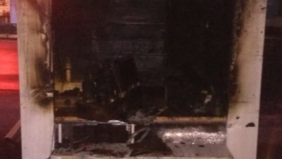 У центрі Харкова згоріла кав'ярня на колесах: існувала загроза вибуху У центрі Харкова згоріла кав'ярня на колесах: існувала загроза вибуху