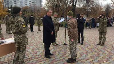 випускники випускники