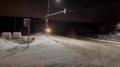 "Цілу ніч працювала техніка". У дорожніх службах розповіли про стан шляхів на Івано-Франківщині "Цілу ніч працювала техніка". У дорожніх службах розповіли про стан шляхів на Івано-Франківщині