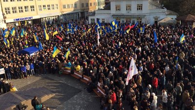 "Ми говорили непідготовлені речі, було багато емоцій", — Володимир Феськов про Майдан в Ужгороді "Ми говорили непідготовлені речі, було багато емоцій", — Володимир Феськов про Майдан в Ужгороді