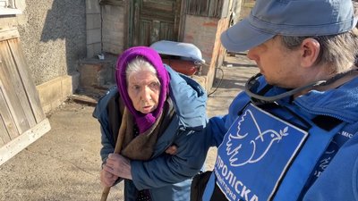 Бабуся, яку евакуювала гуманітарна місія "Проліска" 14 березня 2026 рік