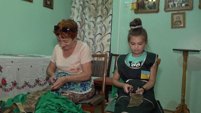 Замість богослужінь – сіткоплетіння: у черкаській каплиці працюють волонтери Замість богослужінь – сіткоплетіння: у черкаській каплиці працюють волонтери
