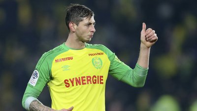 У Франції фани під час матчу співали пісні про смерть загиблого футболіста. Клубу загрожує покарання