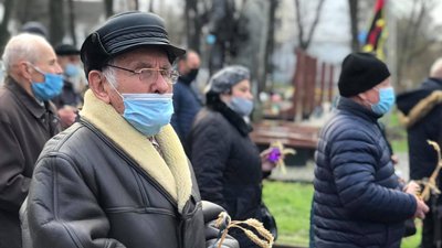 Іванофранківці вшанували пам’ять жертв Голодоморів Іванофранківці вшанували пам’ять жертв Голодоморів