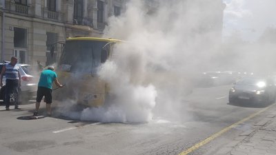 В Івано-Франківську горіла маршрутка. Ніхто не травмувався