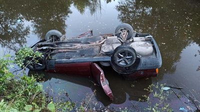 Під Житомиром автівка злетіла у водойму – півторарічна дитина у реанімації Під Житомиром автівка злетіла у водойму – півторарічна дитина у реанімації