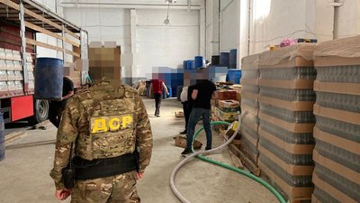 Поліцейські Львівщини перекрили канал постачання фальсифікованого алкоголю Поліцейські Львівщини перекрили канал постачання фальсифікованого алкоголю