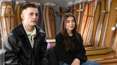 У Бориславі на Львівщині молода пара відкрила салон ритуальних послуг