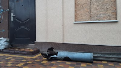 Фахівці обстежують будинки в Циркунах під Харковом, що піддавались обстрілам з боку РФ протягом пів року Фахівці обстежують будинки в Циркунах під Харковом, що піддавались обстрілам з боку РФ протягом пів року
