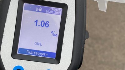 Патрульні затримали нетверезого водія вантажівки