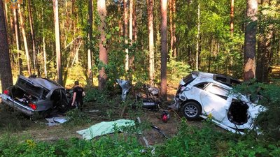 Під час обгону збив чоловіка та врізався в іншу автівку: подробиці ДТП під Славутичем