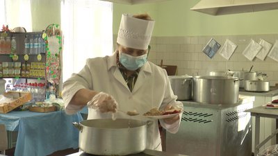 На Прикарпатті учні ліцею скаржаться на харчування. Як вирішуватимуть ситуацію