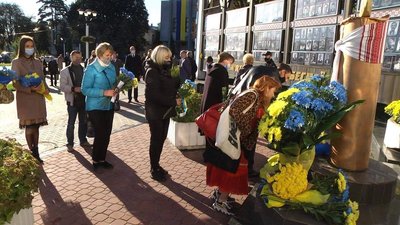 У День захисника України в Хмельницькому вшанували пам'ять тих, хто віддали своє життя за суверенітет і територіальну цілісність країни