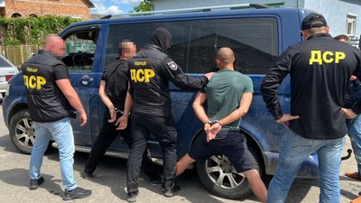 5000 доларів за переправлення через кордон: на Закарпатті судитимуть двох чоловіків