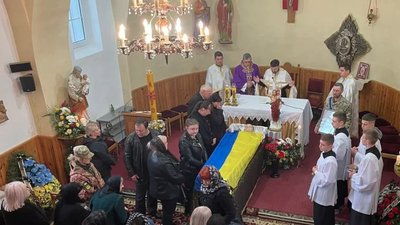 На Закарпатті попрощалися із полеглим захисником Петром Гудаком На Закарпатті попрощалися із полеглим захисником Петром Гудаком