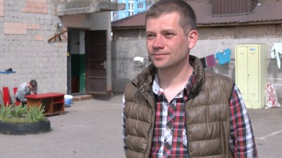 На Черкащині волонтери облаштували занедбаний будинок під житло для переселенців