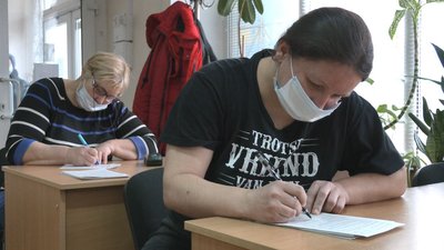 Читачів поки не пускають: у Черкасах вакцинують у бібліотеці Читачів поки не пускають: у Черкасах вакцинують у бібліотеці