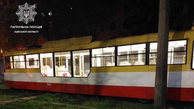 В Одесі водій трамвая наїхав на чоловіка