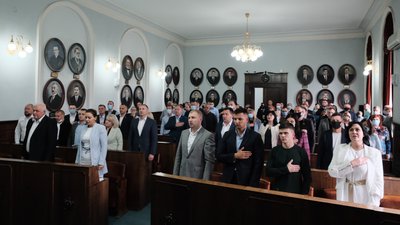 "Не перетворюйте раду на цирк". Текстовий стрім з сесії Чернівецької міської ради