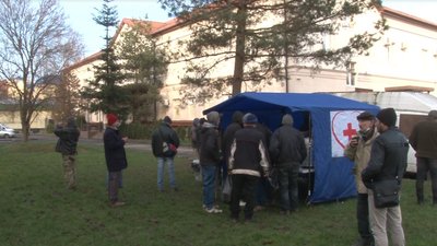 Благодійники готують обіди для безпритульних людей Ужгорода Благодійники готують обіди для безпритульних людей Ужгорода