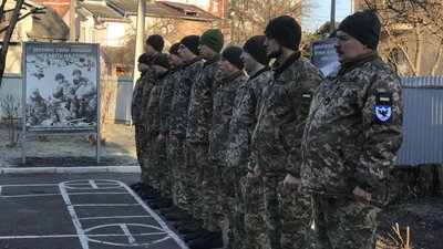 Вони захищатимуть Франківськ. Батальйон тероборони сформували на 73 відсотки Вони захищатимуть Франківськ. Батальйон тероборони сформували на 73 відсотки