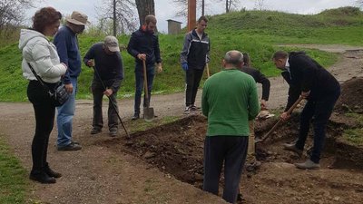 У Галичі знайшли фундамент стіни, що сполучала частини Галицького замку У Галичі знайшли фундамент стіни, що сполучала частини Галицького замку