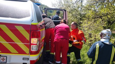 На Косівщині 5-річний хлопчик впав з підвісної кладки у прірву. Дитина — в лікарні