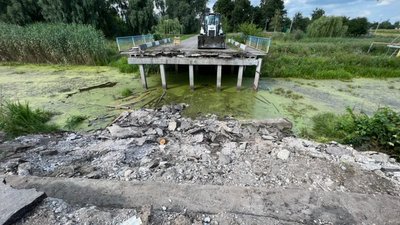 У селі Крути на Чернігівщині військові за 21 день капітально відновили зруйнований міст У селі Крути на Чернігівщині військові за 21 день капітально відновили зруйнований міст