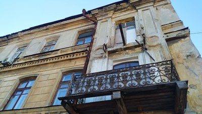 Будинок на узвозі Маринеска в Одесі може обвалитись у будь-який момент