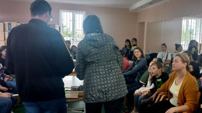 У Сумах виготовляли окопні свічки для військових У Сумах виготовляли окопні свічки для військових