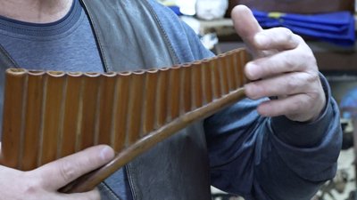 Житомирський музикант Валерій Березівський змайстрував майже 1000 музичних духових інструментів Житомирський музикант Валерій Березівський змайстрував майже 1000 музичних духових інструментів