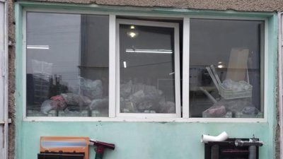 Ноутбук, гроші та акумулятор з вантажної техніки: на Тячівщині затримали крадіїв