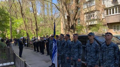 В Одесі з оркестром привітали 100-річного морпіха-ветерана