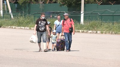 COVID-тестування на кордоні з РФ: подорожні на Харківщині скаржаться на черги COVID-тестування на кордоні з РФ: подорожні на Харківщині скаржаться на черги