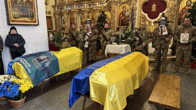 У Полтаві попрощалися із воїнами Дмитром Кушнаревичем та Олександром Дворяшиним