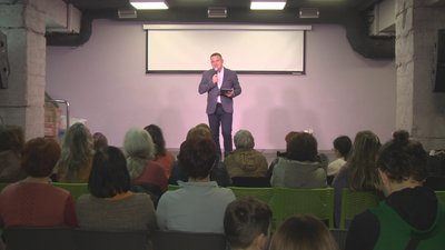 "Все буде Україна". У Вінниці проводять безкоштовні концерти та вистави для переселенців "Все буде Україна". У Вінниці проводять безкоштовні концерти та вистави для переселенців