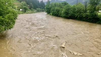 На Франківщині у Чорному Черемоші вода піднялася на метр