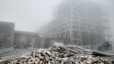 На горі Піп Іван у Карпатах температура повітря опустилася до -9°С