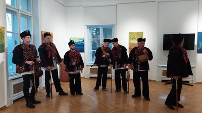 Колядники із Криворівні у музеї "Дім Франка", 3 січня 2024. Колядники із Криворівні у музеї "Дім Франка", 3 січня 2024.
