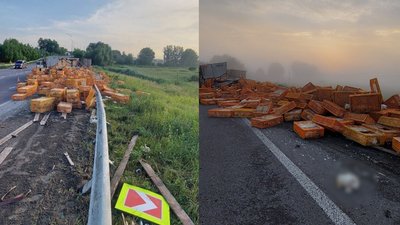 На Рівненщині перекинулась вантажівка з птицею. Частина курей загинула На Рівненщині перекинулась вантажівка з птицею. Частина курей загинула