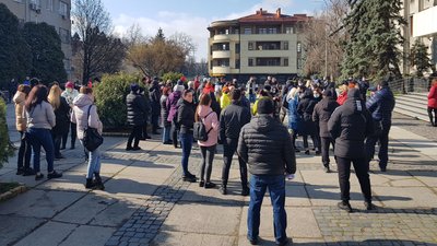 "Ми втрачаємо ринок": ужгородські підприємці вийшли до міськради проти вибіркового карантину "Ми втрачаємо ринок": ужгородські підприємці вийшли до міськради проти вибіркового карантину
