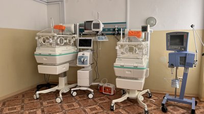 Миколаївські лікарні отримали обладнання для реанімації передчасно народжених малюків Миколаївські лікарні отримали обладнання для реанімації передчасно народжених малюків
