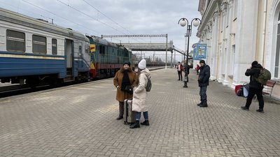 Через відключення світла скасували деякі потяги Через відключення світла скасували деякі потяги