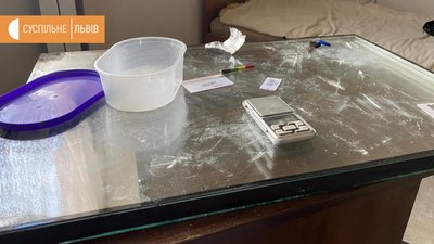 У Львові СБУ затримала групу наркоторговців, серед яких працівник Нацполіції У Львові СБУ затримала групу наркоторговців, серед яких працівник Нацполіції