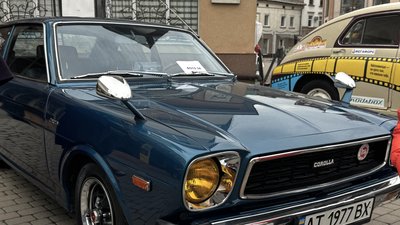 Ретроавтомобілі, виставка, Івано-Франківськ Ретроавтомобілі, виставка, Івано-Франківськ