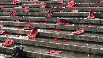 "Зло повинно бути покараним": в Одесі пройшла акція проти домашнього насилля "Зло повинно бути покараним": в Одесі пройшла акція проти домашнього насилля