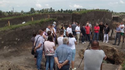 Сподіваються знайти поховання скіфів. На Луганщині тривають розкопки стародавнього кургану Сподіваються знайти поховання скіфів. На Луганщині тривають розкопки стародавнього кургану