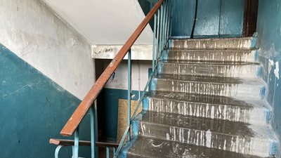 У Полтаві демонтували аварійну покрівлю дев’ятиповерхівки після влучання БпЛА