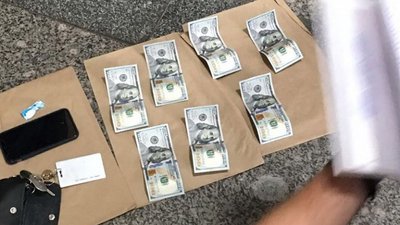 СБУ викрила на хабарі заступницю начальника відділу ГУ Нацполіції Волині СБУ викрила на хабарі заступницю начальника відділу ГУ Нацполіції Волині
